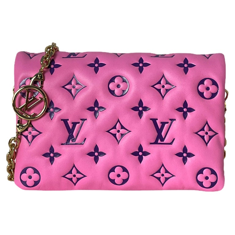 lv clutch with chain