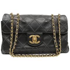 Chanel Black Leather Classic Flat Stitched Shoulder Bag