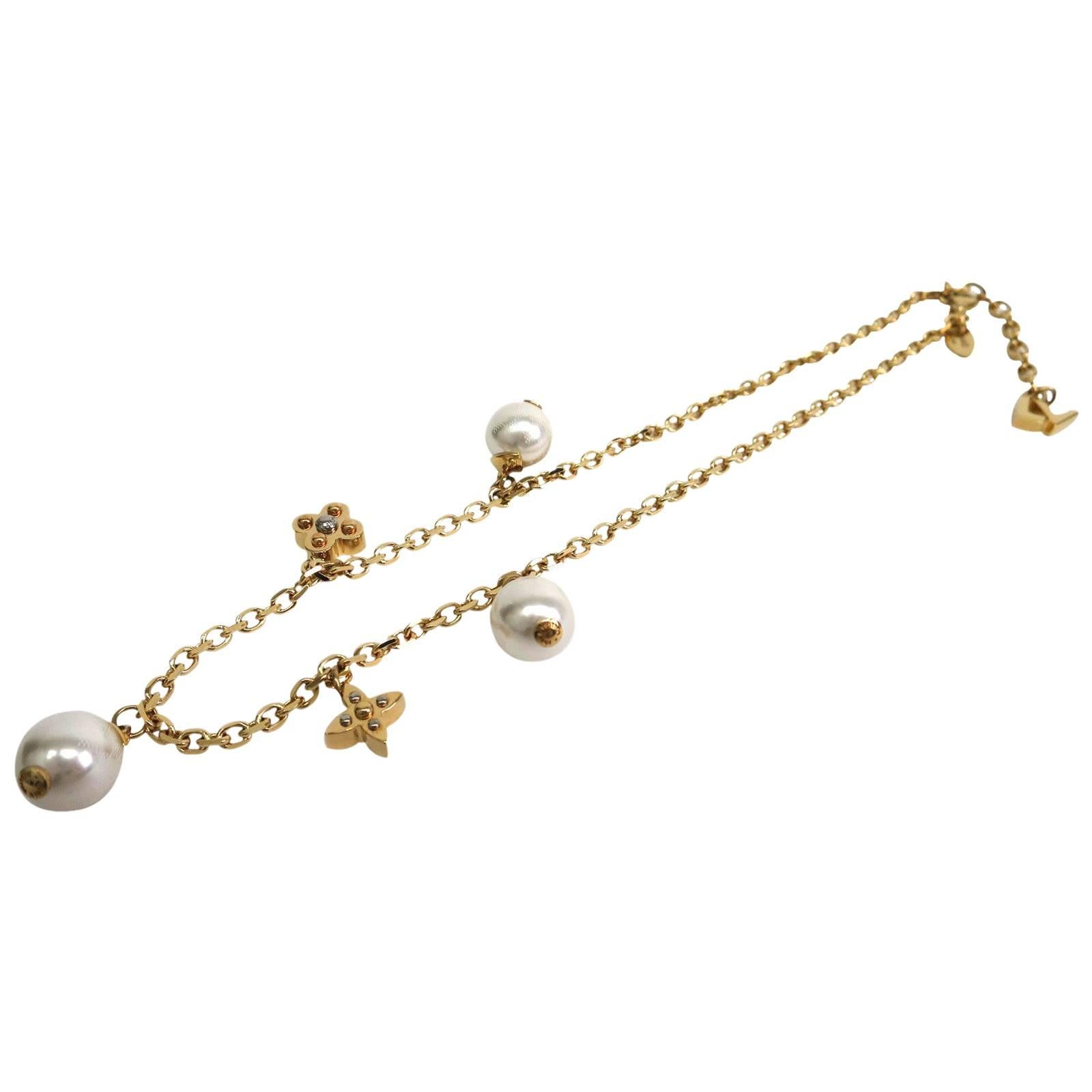 Louis Vuitton Gold Brass Pearl Flower Logo Charm Chain Link Necklace