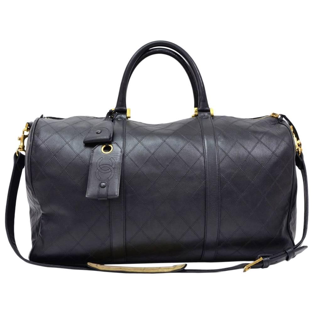 Chanel Borsa a tracolla da viaggio Duffle Weekender in pelle di caviale nera con hardware dorato