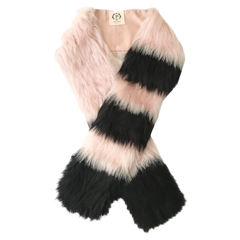 Longue écharpe/foulard en fausse fourrure et mohair rayé rose luxuriant et  noir - Taille unique En vente sur 1stDibs