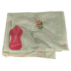 Muestra de tejido Schiaparelli "Rose de Printemps" (Rosa de Primavera)