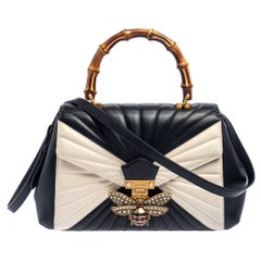 Gucci sac à main en cuir matelassé noir/blanc Queen Margaret Bamboo de taille moyenne