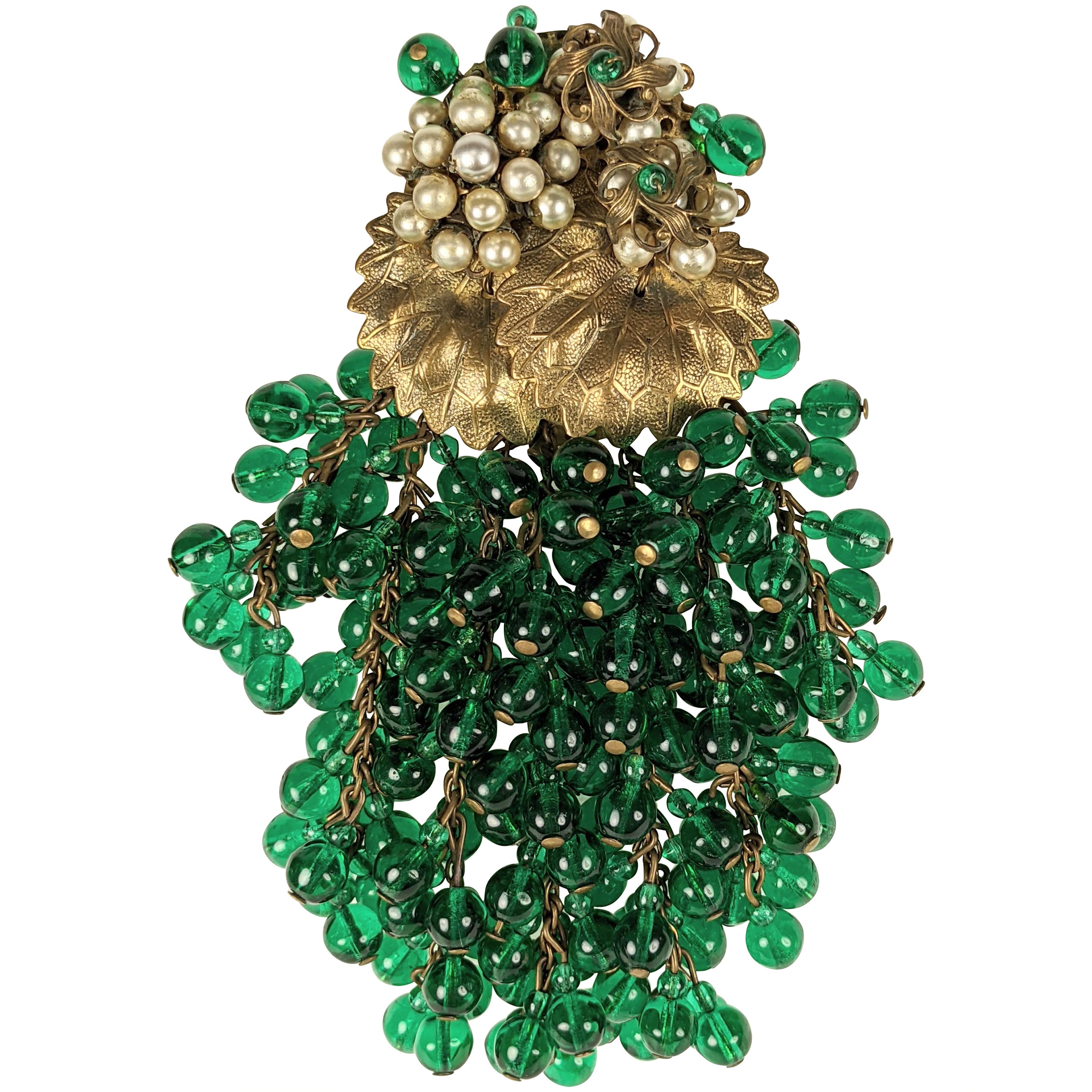 Miriam Haskell Clips de perles en forme de grappe verts précoce en vente