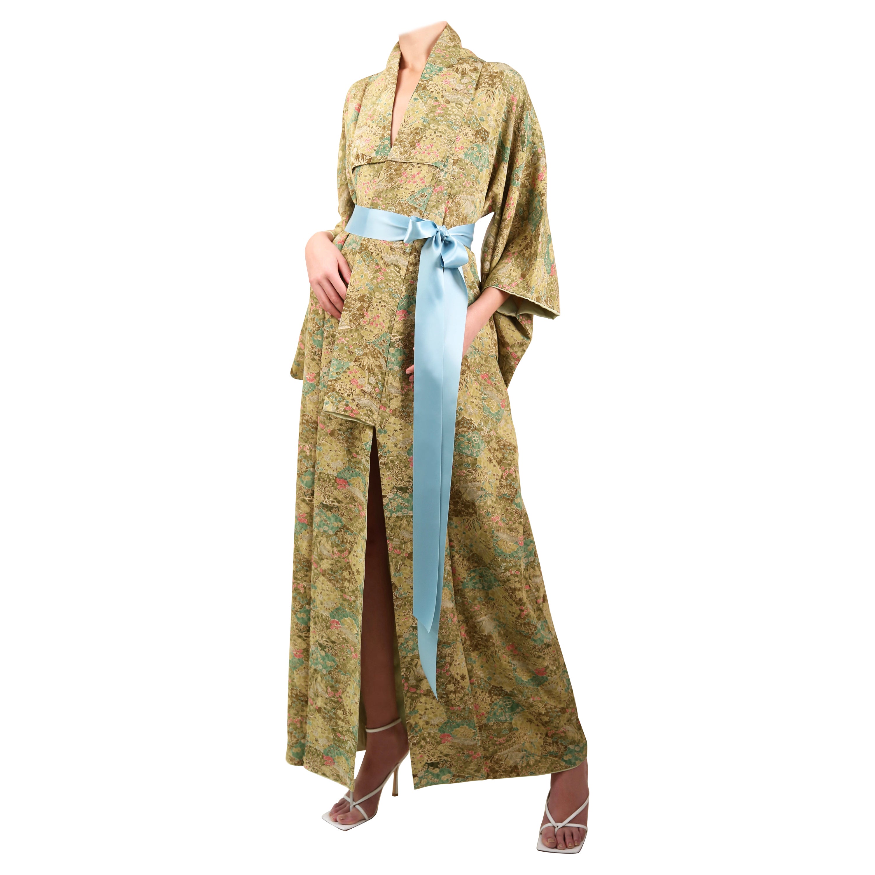Vintage Japanese hand made green floral silk over coat maxi robe gown kimono For Sale