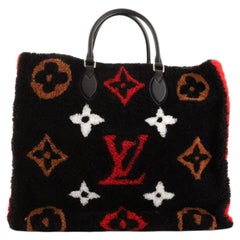 Louis Vuitton OnTheGo Tragetasche mit Monogramm aus riesigem Teddy-Fleece GM