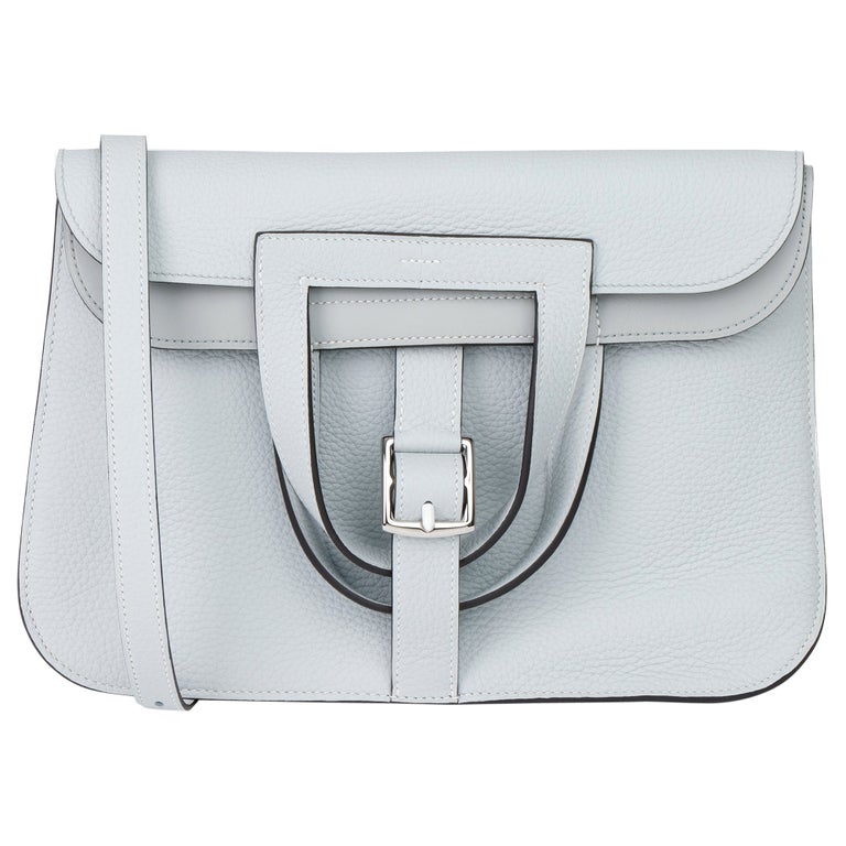 Hermès - Sac Clemence en cuir Halzan 31 en ciel, 2019 En vente sur 1stDibs