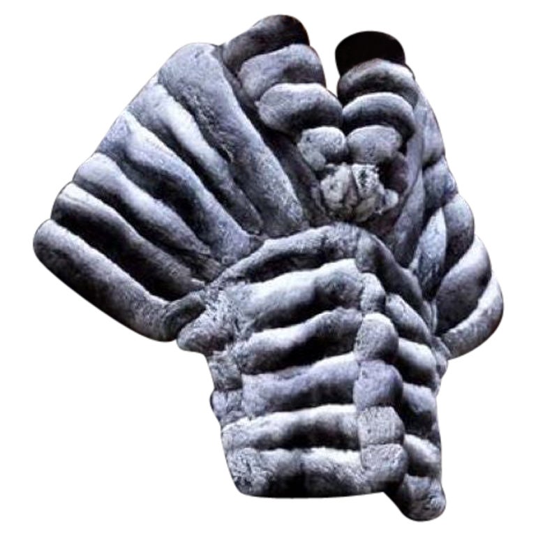 Brand new chinchilla fur coat size M For Sale