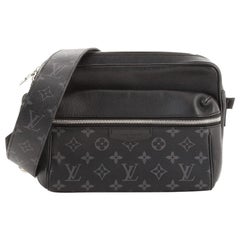 Louis Vuitton - Sac Messenger Outdoor Cuir Monogram Taïgarama