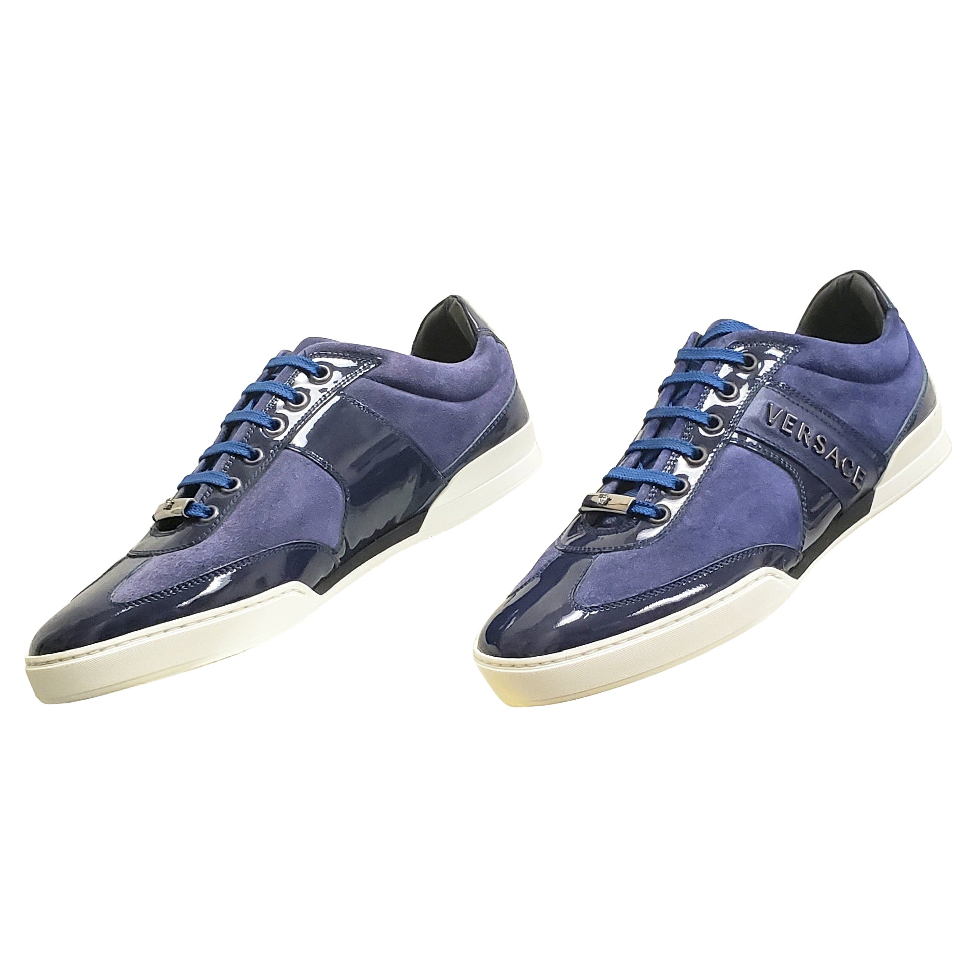 Chaussures neuves en cuir daim bleu foncé avec détails en cuir verni, taille 40 - 7 en vente