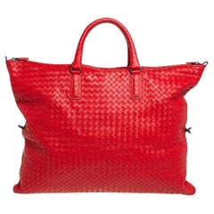 Bottega Veneta Fourre-tout convertible Maxi en cuir nappa Intrecciato rouge cramoisi