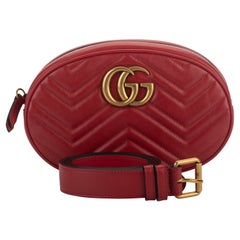 Gucci - Grand sac éventail rouge avec logo, état neuf