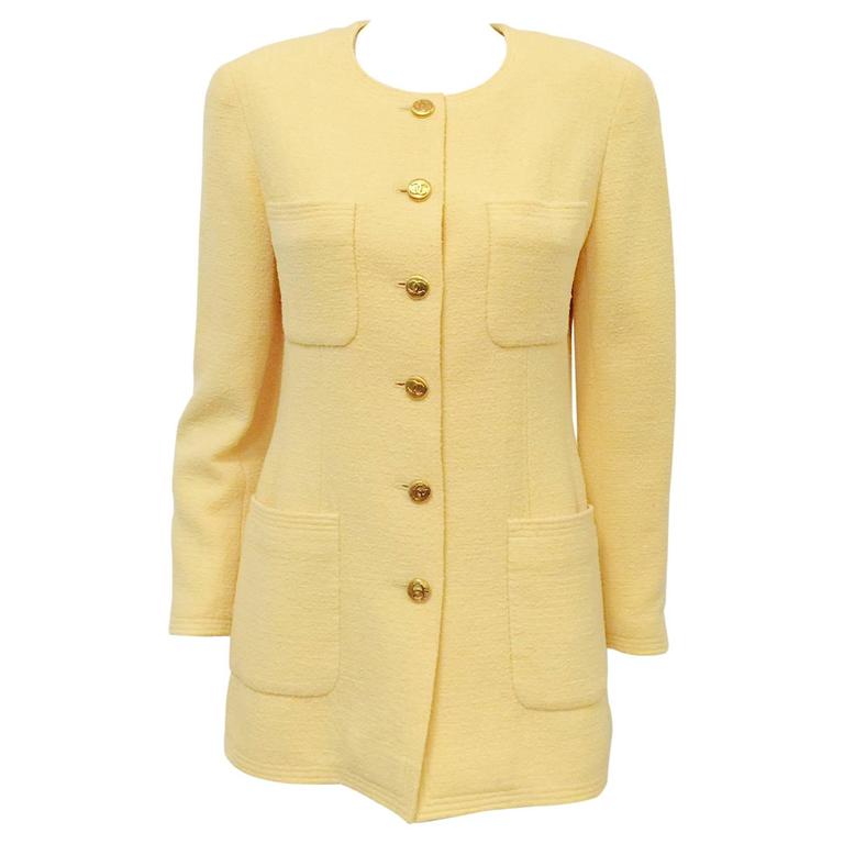 Chanel Boutique 1993 Cruise Butter Boucle Wool Jacket With Gold Buttons For  Sale at 1stDibs