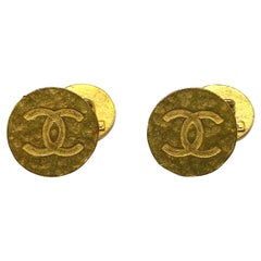 Chanel 1980 Boutons de manchette Martelle en or