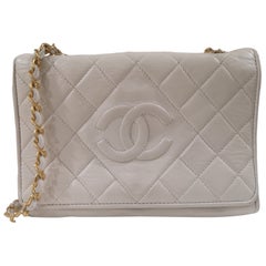 Chanel Umhängetasche aus weißem Leder mit goldener Hardware
