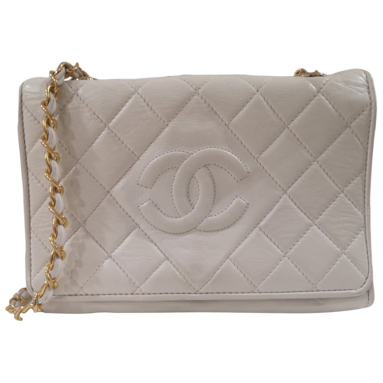 Chanel white leather gold hardware shoulder bag