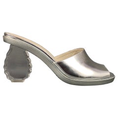 SIMONE ROCHA Größe 8 Silberne Mule-Sandalen aus Leder mit geschnitztem Absatz