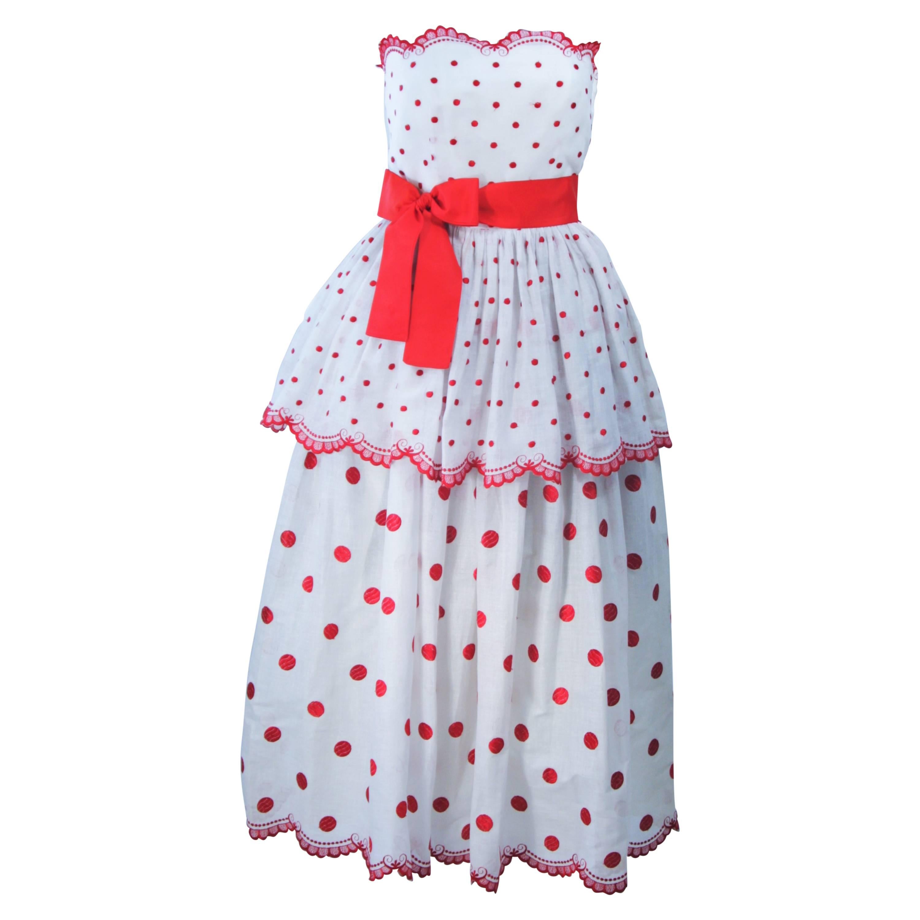 ALBERTO CAPRARO Tiered White & Red Embroidered Cocktail Dress with Ribbon Size 6 For Sale