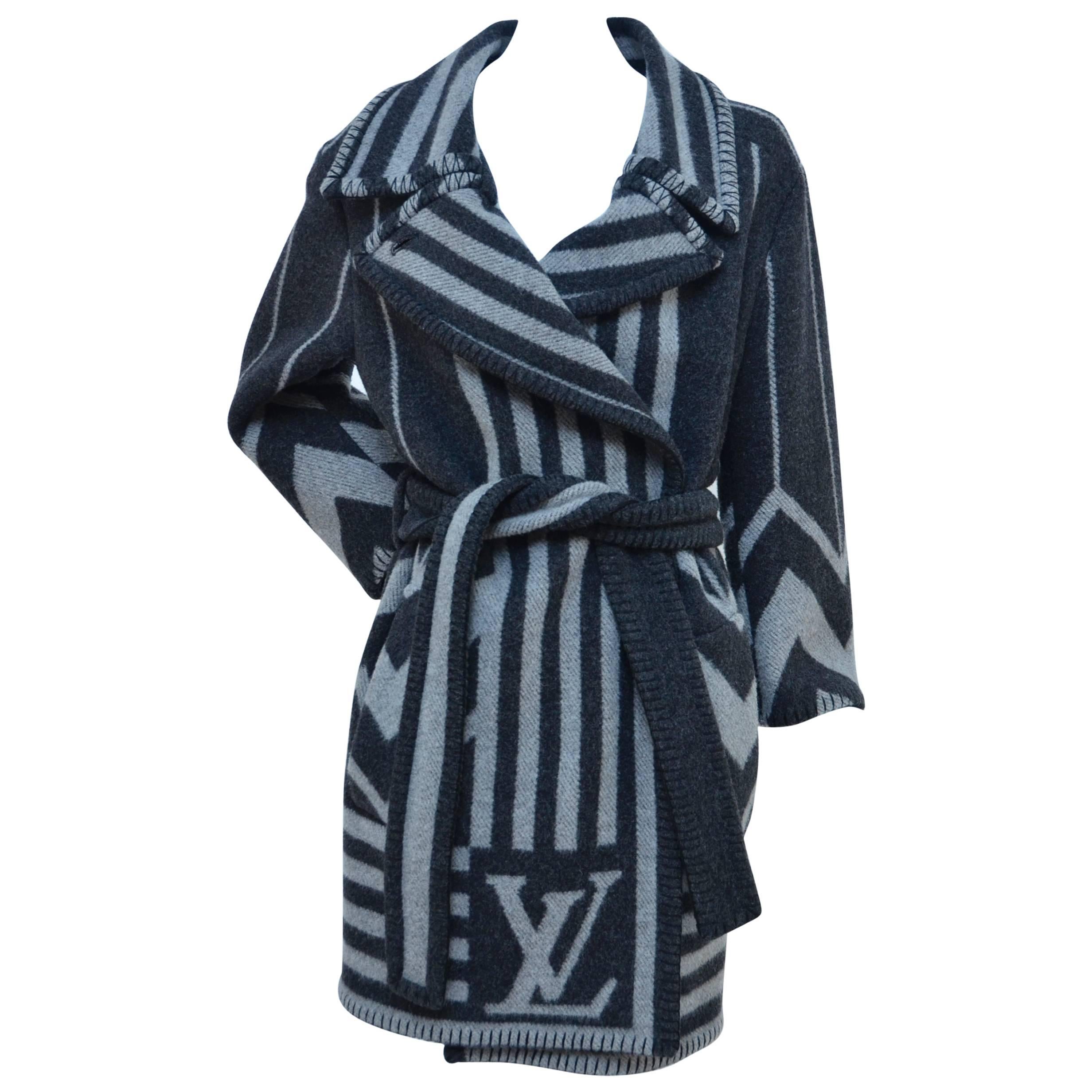 LV  Louis Vuitton "Blanket" Coat  Size 38  Mint