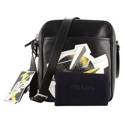 Prada - Portefeuille comique en cuir imprimé Moyen