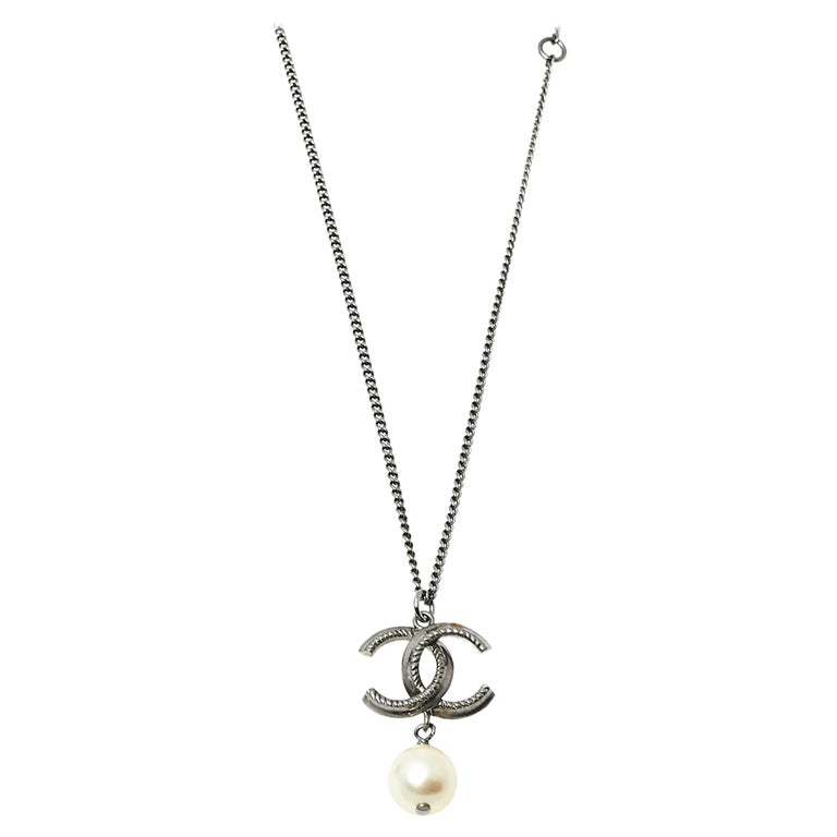Chanel Gunmetal Tone CC Faux Pearl Drop Chain Necklace at 1stDibs