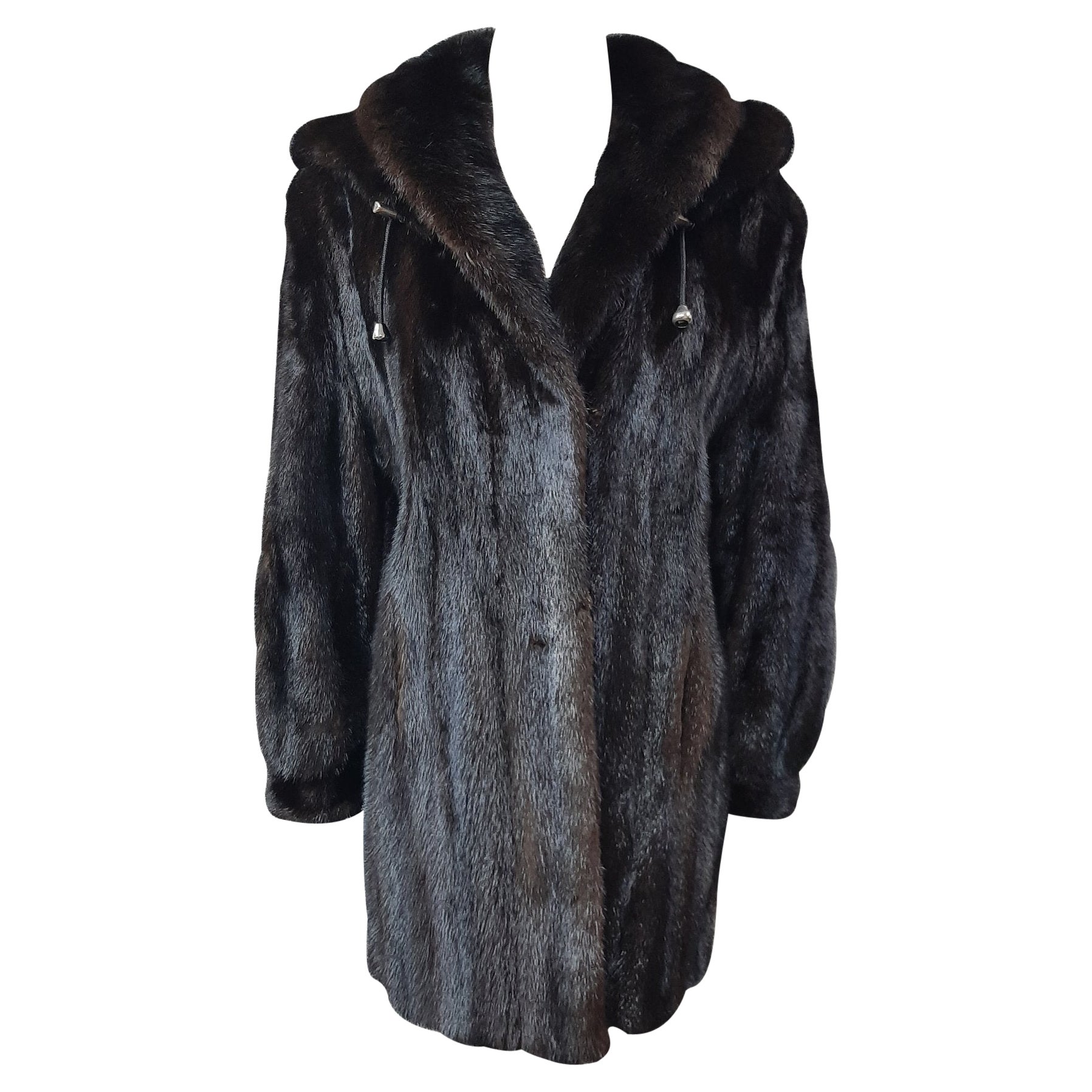 Manteau en fourrure de vison non utilisé avec capuche, taille 12 en vente