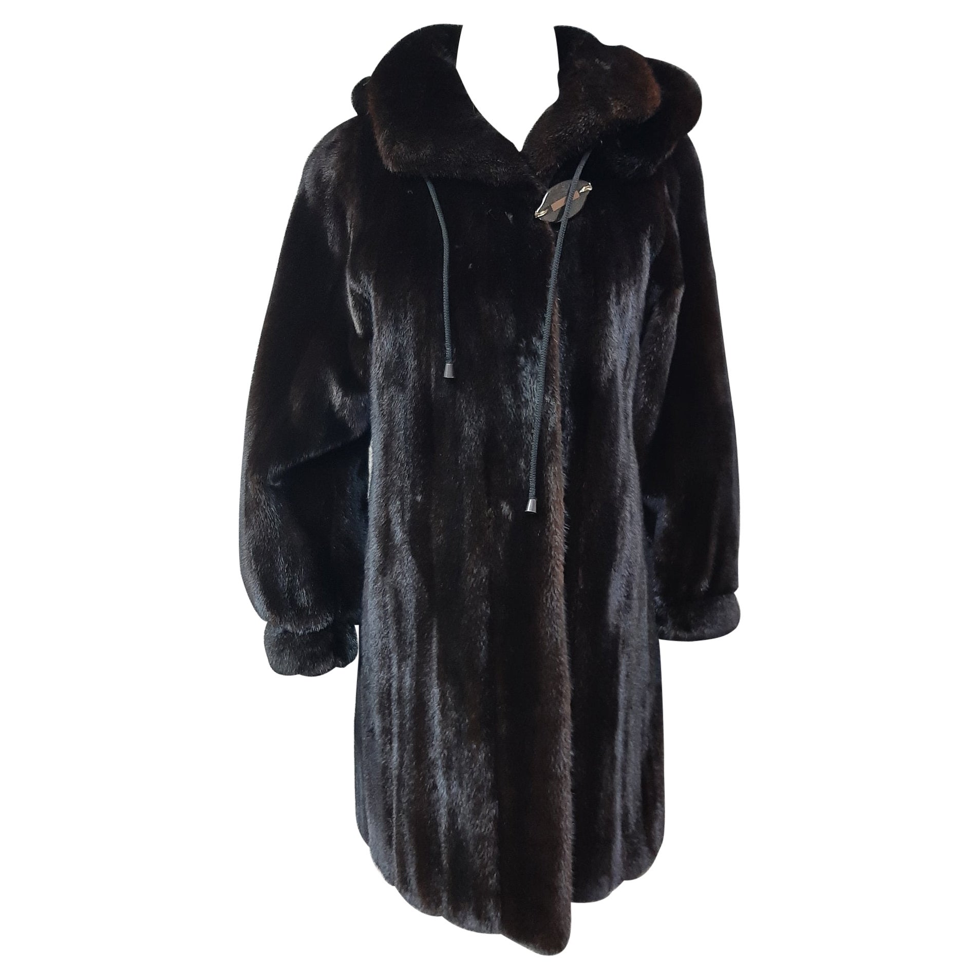 Unused ranch mink fur coat with a hood size 8 For Sale