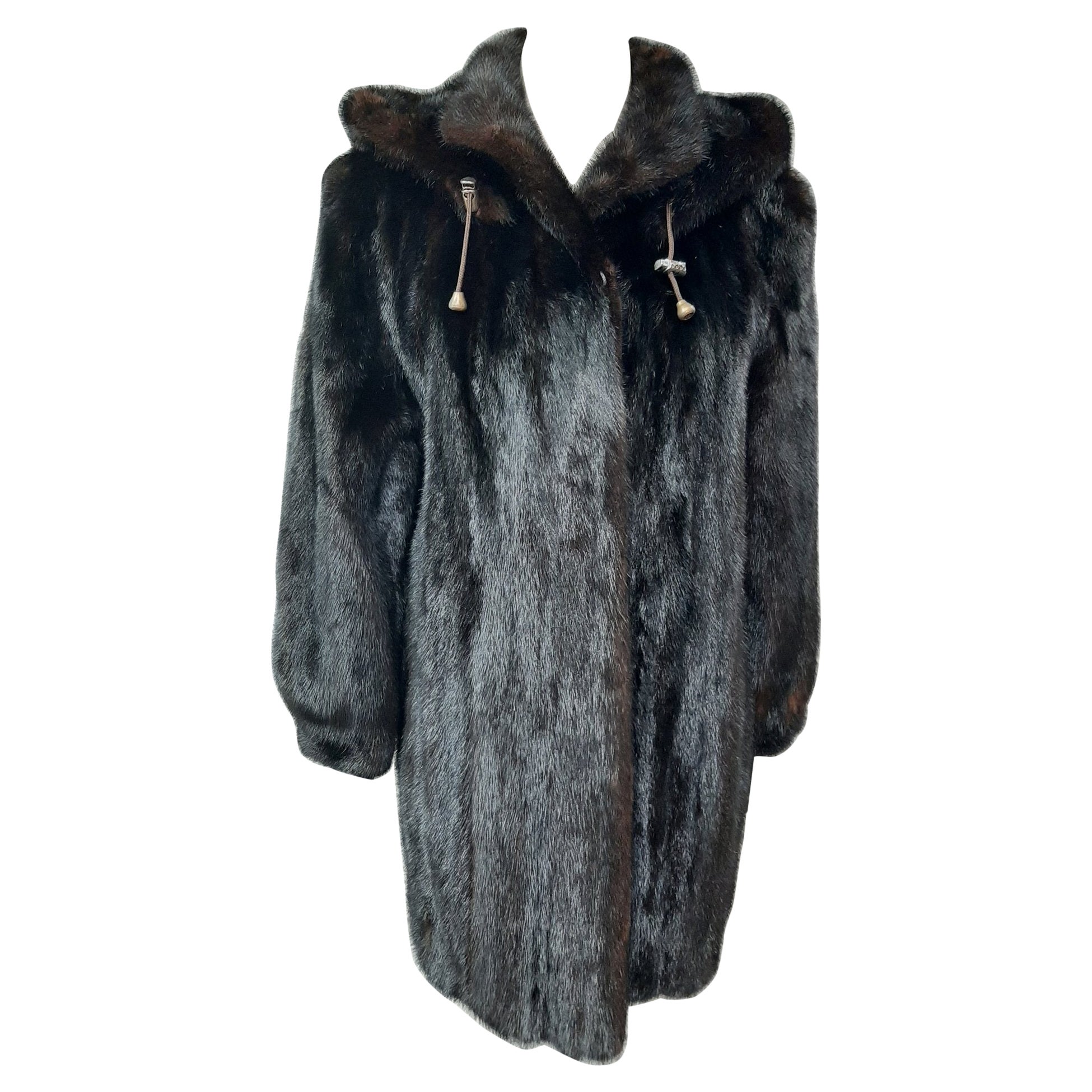 Unused ranch mink fur coat with a hood size 10 For Sale