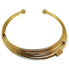 Thierry Mugler Goldfarbene Choker-Halskette mit gebänderten Drahtgliedern