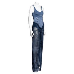 Christian Dior by John Galliano: Jeans-Bodysuit mit Denim-Druck und Sarongrock, Frühjahr/Sommer 2002