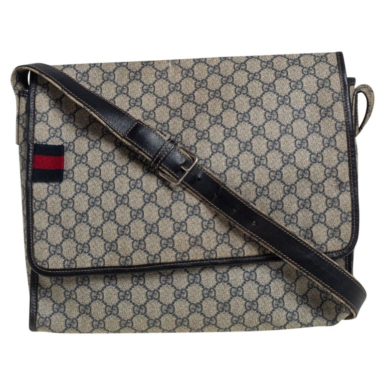 Gucci Beige/Navy Blue GG Supreme Canvas and Leather Web Messenger Bag at  1stDibs | gucci messenger bag navy blue, gucci supreme canvas crossbody,  gucci web messenger bag