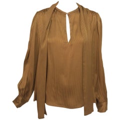 Yves St Laurent Rive Gauche blouse en soie tabac à nouer devant 1970