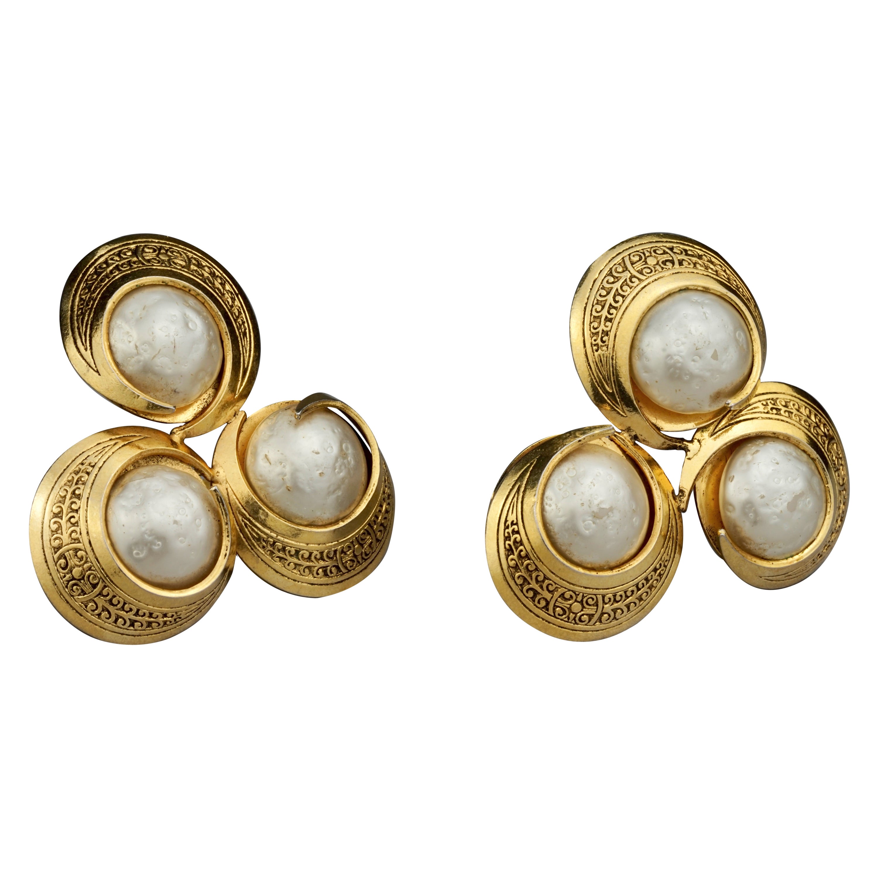 Vintage Massive MERCEDES ROBIROSA Triple Textured Pearls Disc Earrings