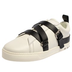 Valentino Garavani White/Black Leather Buckle Strap Rockstud Sneakers Size 40
