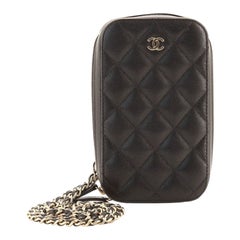 Chanel - Etui de téléphone à fermeture éclair avec chaîne - Caviar matelassé