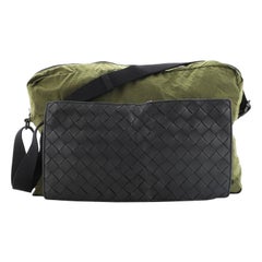 Klappbare Umhängetasche aus Intrecciato Nappa und Nylon von Bottega Veneta