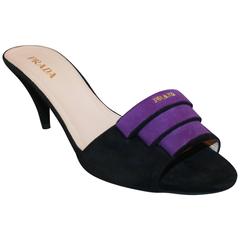 Prada Schwarze Wildlederschiene mit lila 3D-Design an der Vorderseite - 38,5