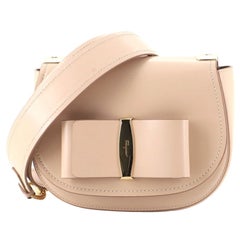 Salvatore Ferragamo Anna Vara Klappe Umhängetasche Leder Klein