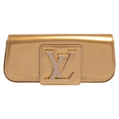 Louis Vuitton Beige Poudre Vernis Sobe Clutch