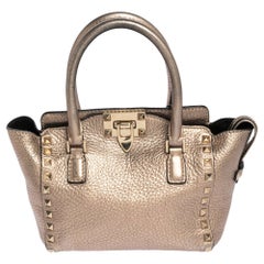 Valentino - Mini sac cabas trapèze Rockstud en cuir doré