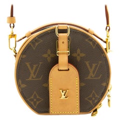 Louis Vuitton Mini Looping Shoulder Bag - For Sale on 1stDibs