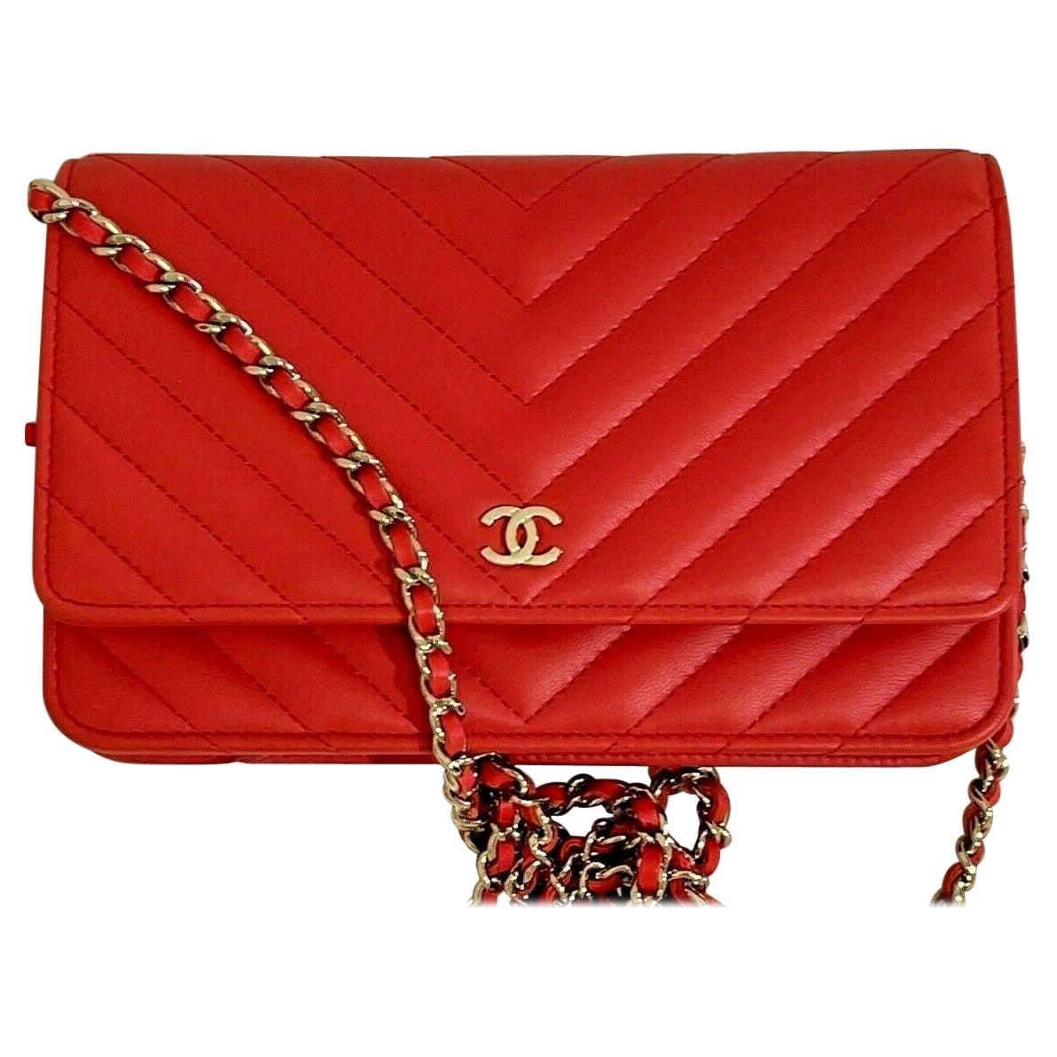WOMENS DESIGNER Chanel Chevron Wallet on Chain For Sale