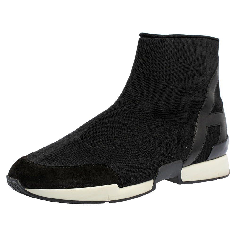 Hermes Black Leather Oran Clou de Selle Embellished Flat Sandals Size ...