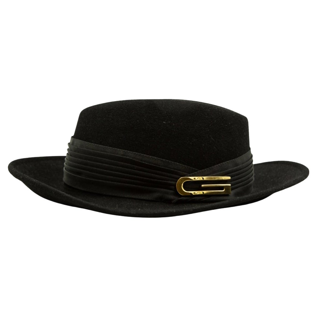 Vintage and Designer Hats - 1,058 For Sale at 1stDibs