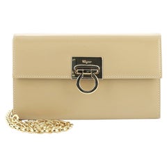 Salvatore Ferragamo Gancini Box Umhängetasche Leder Klein