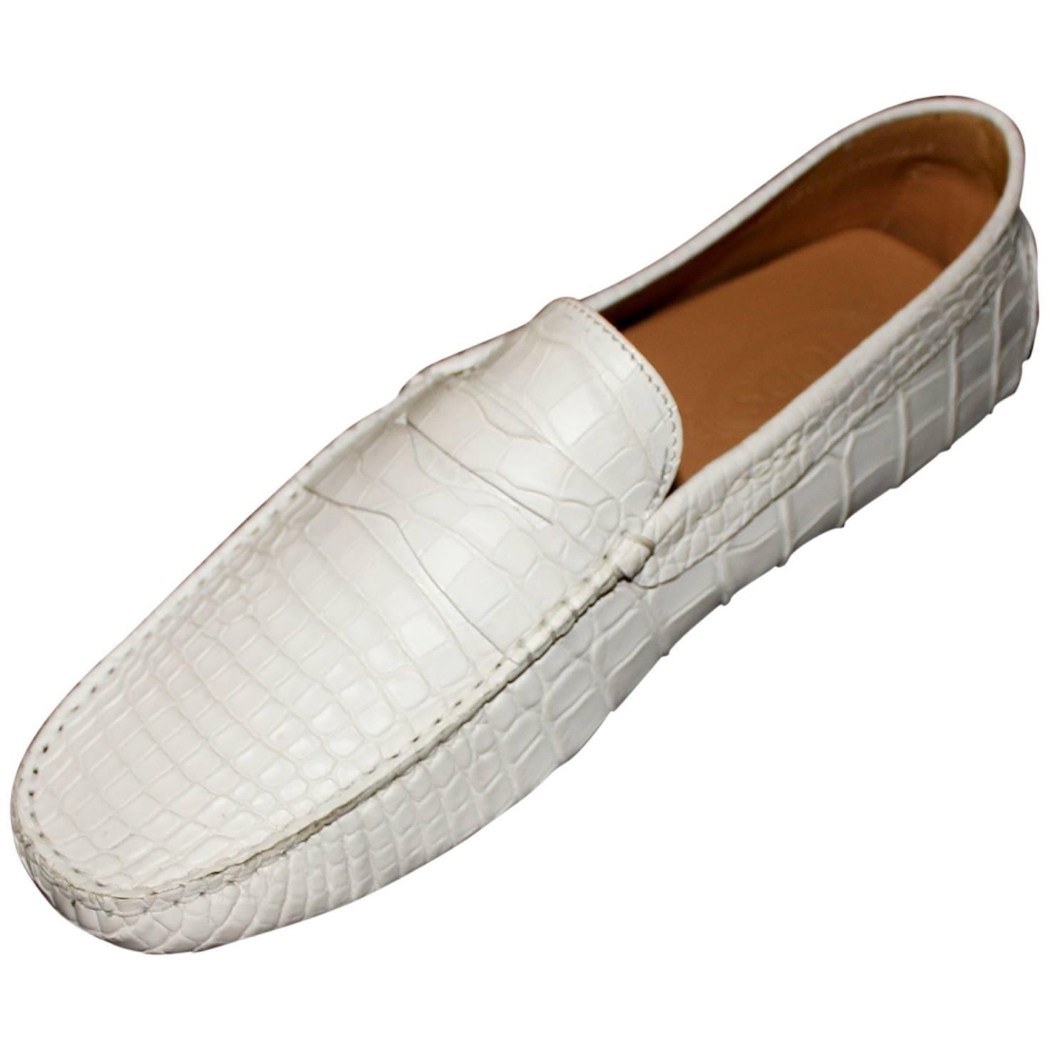 Product Description Tods Mens Shoes Italian Mocassimo Greca Nuovo Driver White leather (TDM09) Materials: Leather This style is known for confort and quality. Brand new, Comes in JP Tod's box with its .
