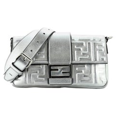 Fendi Sac à ceinture convertible baguette en cuir gaufré Zucca Moyen