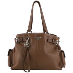 Prada Tote con cintura a tasca laterale Vitello Daino Medium