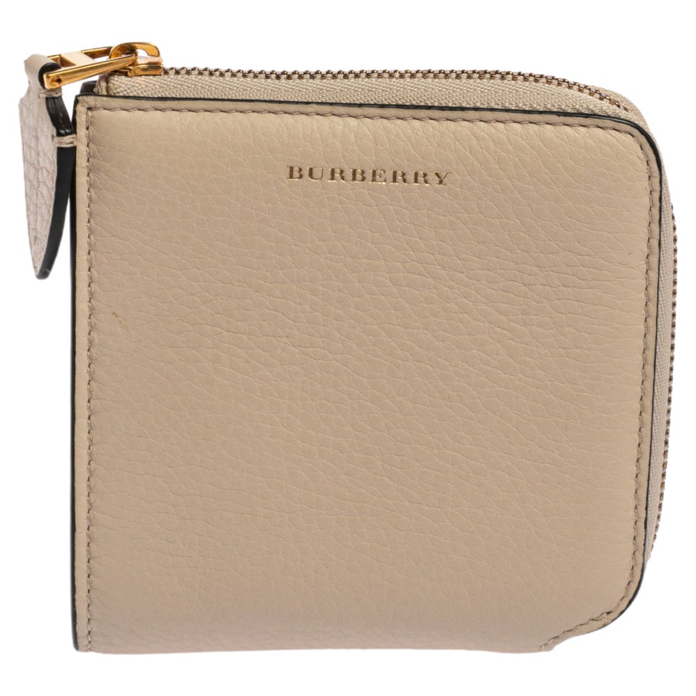 Burberry Link Detail Leather Ziparound Wallet