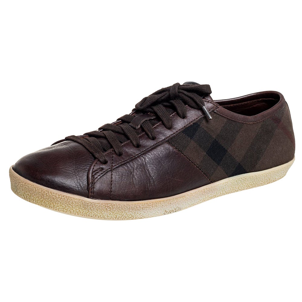 Burberry Brown House Check Canvas And Leather Lace Up Low Top Sneakers Size 43 For Sale